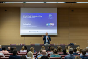 Società e tecnologia - Che cosa ne pensano i giovani 31 maggio Villa Seccamani Leno Brescia