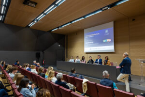 Società e tecnologia - Che cosa ne pensano i giovani 31 maggio Villa Seccamani Leno Brescia
