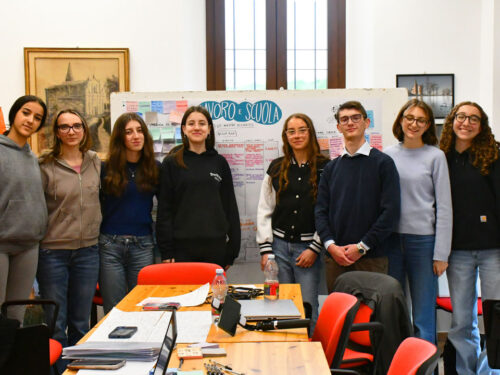 Gruppo Relazioni Sociali composto da diversi Istituti