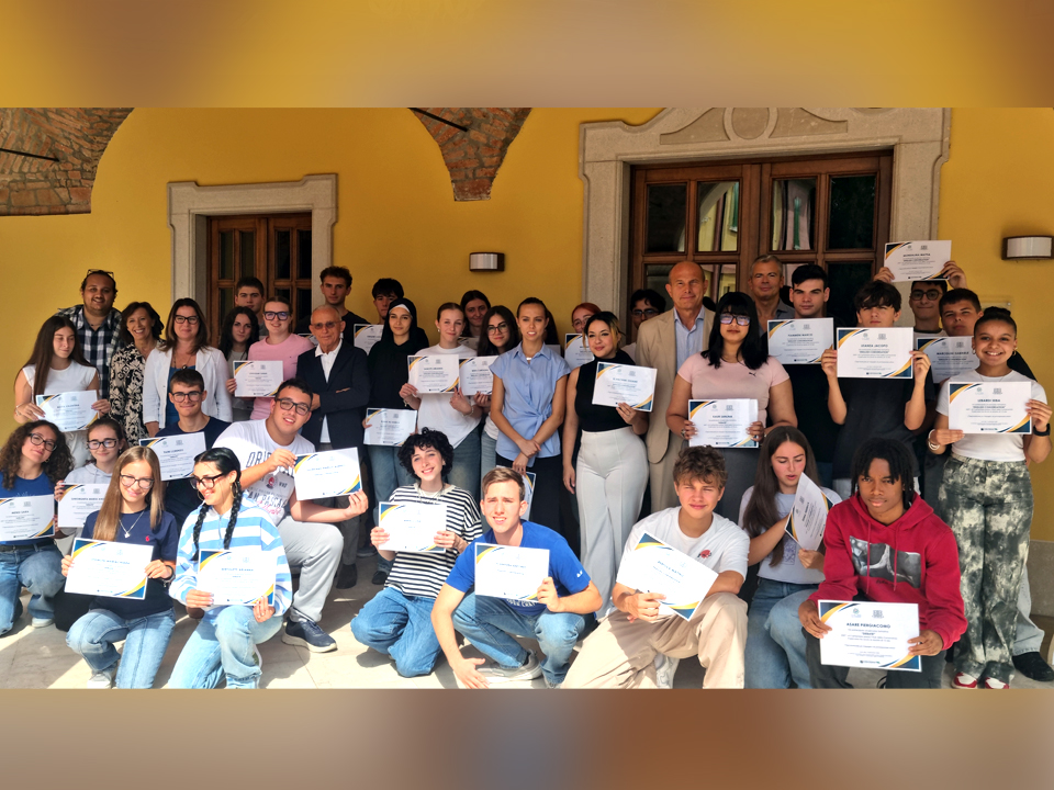 Corsi in Villa settembre 2025. Diploma ai partecipanti del Corso di English Conversation